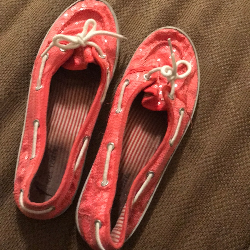 Wet seal slip ons